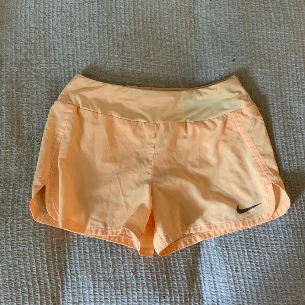 Vintage Y2K Nike Dri-FIT Tempo Workout Running Shorts Peach Cream Orange Small
